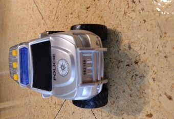 Záchranářské policejní auto - 2