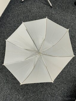 Bílý fotografický deštník - 2