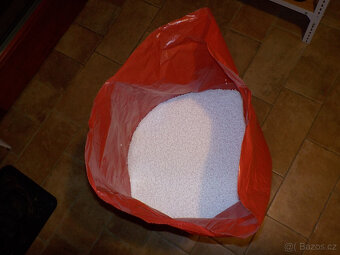 Prodám EPS kuličky - výplň polštářů - 2