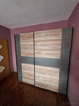 Šatní skříň - 2