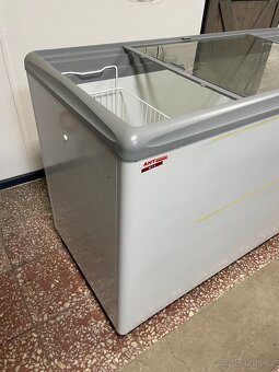 Prosklený mrazák AHT - 2