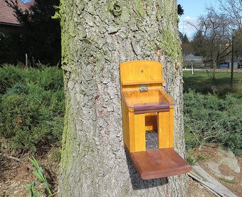 Krmítko pro veverky - 2