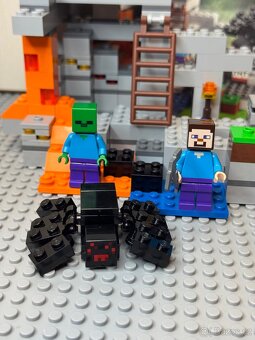 LEGO Minecraft 21113 - Jeskyně - 2