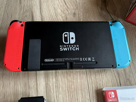 Nintendo Switch V2 + pouzdro + hra - 2