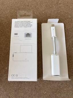 Adaptér APPLE Thunderbolt to GB Ethernet - 2