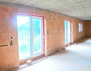 Prodám kompletní plastové dveře a okna Vekra pro rodinný dům - 2