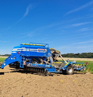 Secí stroj 6 m + přihnojování pod patu + Section Control - 2