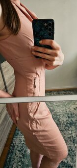 Dámské světle růžové pouzdrové šaty, velikost S - 2