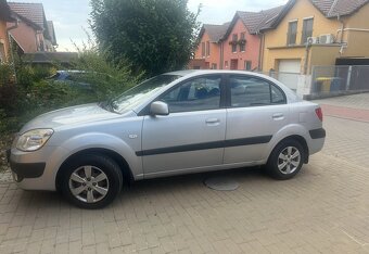 KIA RIO- funční klima, parkovací senzory a kamera, nafta - 2