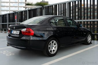 BMW (E90) 318i - 2