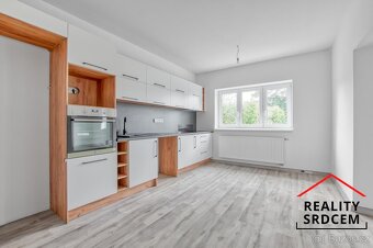 Pronájem zrekonstruovaného bytu 2+1 v rodinném domě, 69 m2,  - 2