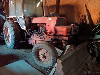 Traktor bagr ,Bělorus - 2