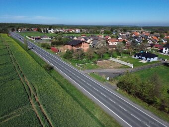 Komerční pozemek u hlavní silnice - 2