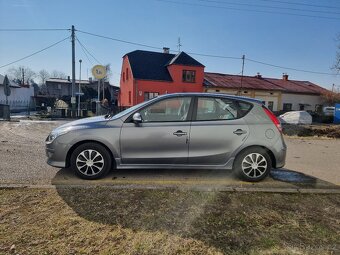 Hyundai i30 1.4i 80kw, tažné, klima - 2