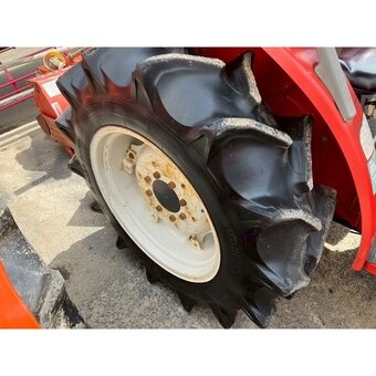 Malotraktor Yanmar s čelním nakladačem - 2