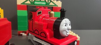 Lego Duplo mašinka Tomáš 5552 James na stanici Knappford - 2