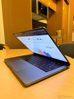 MacBook Pro 14" M3 CZ 2023 Vesmírně šedý - ZÁRUKA - 2