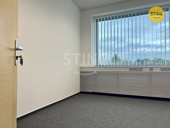 Pronájem kanceláře s parkovacím stáním, 133668 - 2