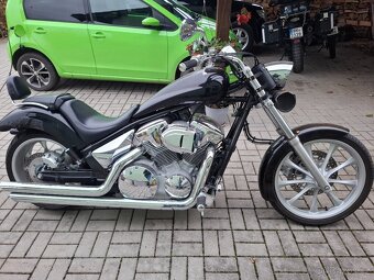 Honda VT 1300 fury - 2
