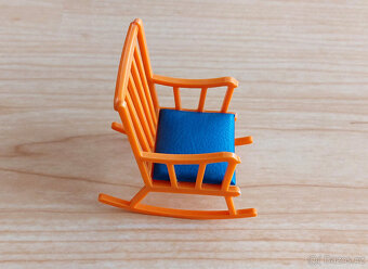retro nábytek pro panenky - houpací křesílko - 2