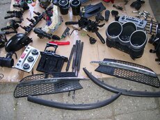 Alfa 147 - vrata kufru, černá metalíza, ř.j. relatková skříň - 2