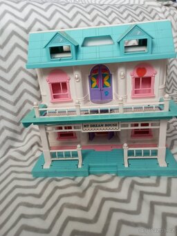 Hračky a doplňky pro panenky - 2