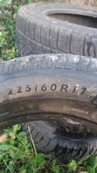 Dunlop zimní 225/60 R17 - 2