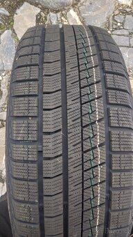 NOVÁ al kola 17 5x112 na ŠKODA + ZIMNÍ 215 55 17 - 2