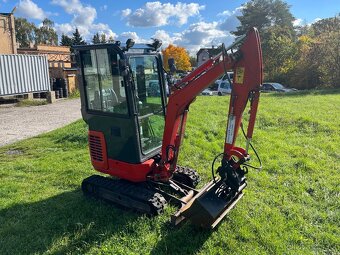 Bagřík KOMATSU PC16R-3HS - 2