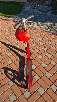 Skládací koloběžka FERRARI a helma v červené barvě - 2