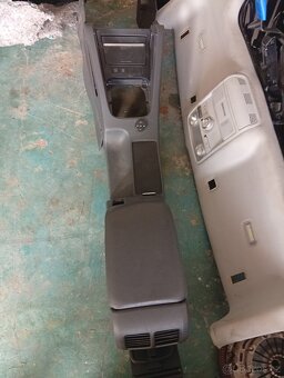 Prodám střední tunel na golf 5, loketla - 2