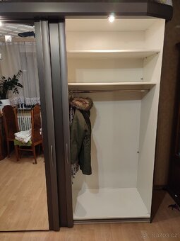 Šatní skříň Hülsta Metis Plus se zrcadlem a osvětlením - 2