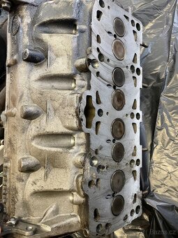 Hlava motoru 1.9 bls 77kw - 2