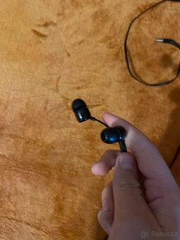 JBl sluchátka - 2