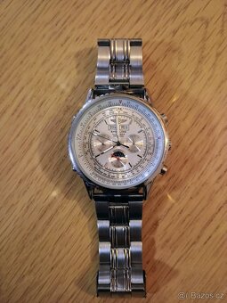 8x hodinky a budík - 2