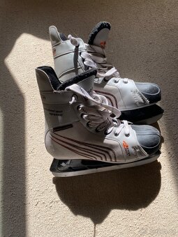 Lední brusle ,,Kanady” - 2