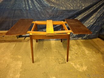 Rozkládací jídelní stůl - 2