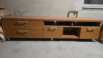 Obývací stěna s knihovnou - 2