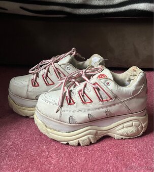 Buffalo old school na platformě - 2