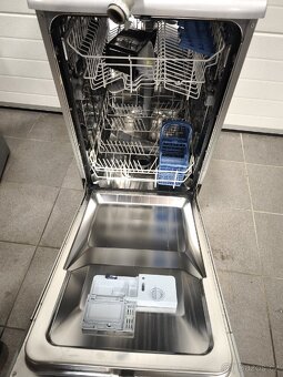 Indesit DSR 15B1 EU
- myčka nádobí 45 cm - 2