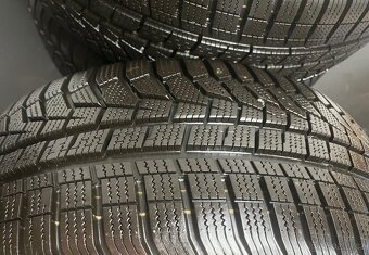 235/50 R19 Hankook Zánovní zimní pneu - 2