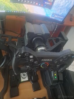 SimRig TR120, MOZA R9, Fanatec Clubsport V3 - 2