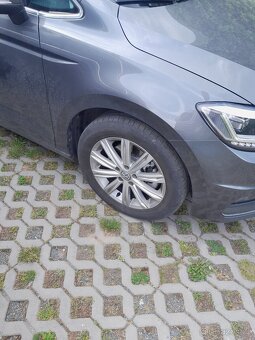 Prodám VW TOURAN , 2.0TDI DSG 110Kw,7míst - 2