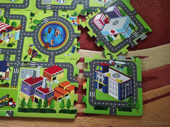 Pěnový koberec SUN TA TOYS město 9 dílků puzzle - 2