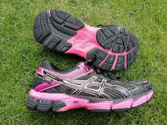 Dívčí boty Asics , 35,5 , Goretex - 2