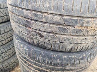 Pneu 235/50 R 19 - 2