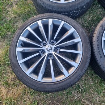 Alu kola Trinity Phoenix R19 Antracit Superb Passat B8 - 2