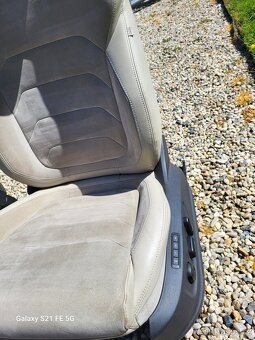 ŠKODA KODIAQ PĚKNÉ SEDAČKY ALCANTARA +KŮŽE - 2