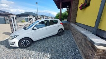 Hyundai I20 1.4i automat, rok 2013 - 2