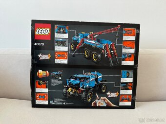 42070 LEGO Technic 6x6 All Terrain Tow Truck - 2